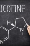 Krijtbord met structuurformule nicotine